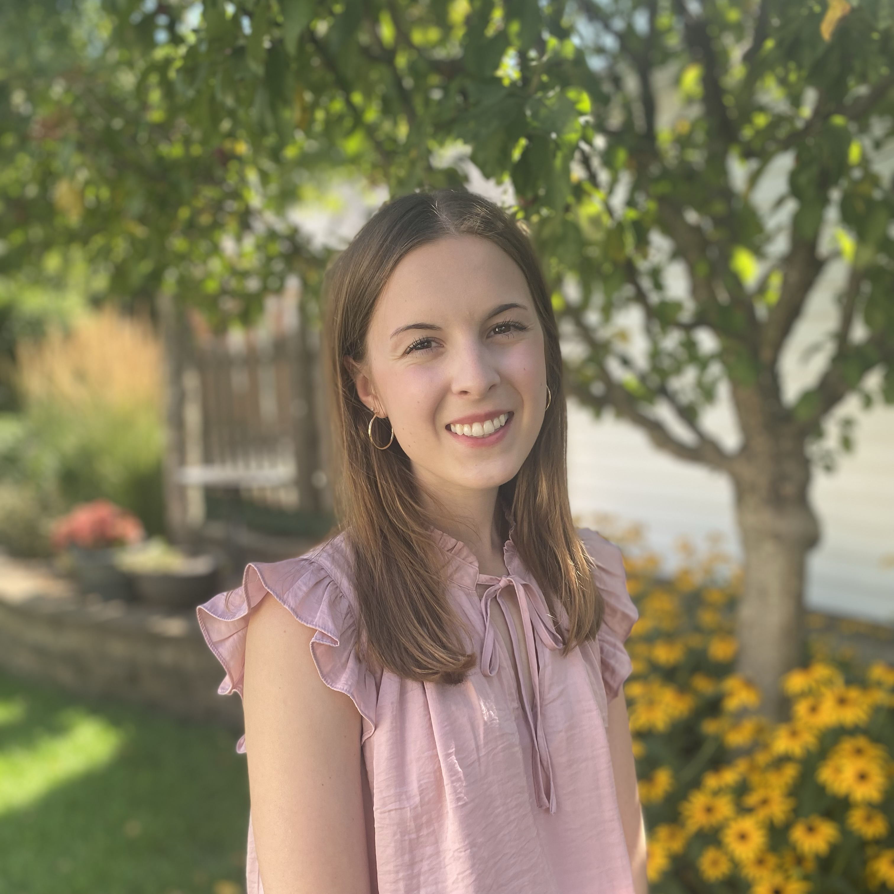 Gisele Glunz wearing pink top and smiling LinkedIn profile picture
